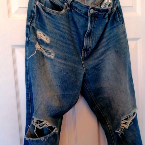 Jeans - Picture 2 of 3